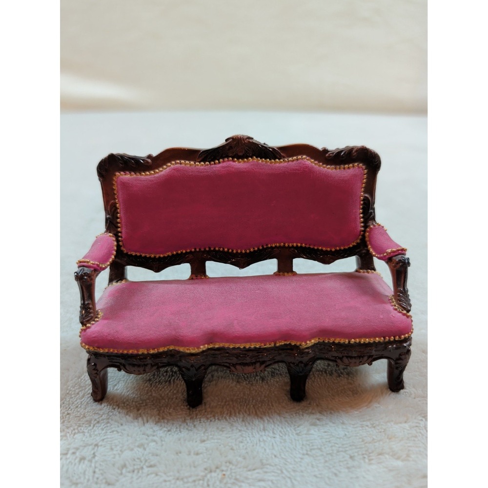 Miniature Victorian Dollhouse Sofa Pink Velvet Gold Trim Resin 1:12 Scale Couch - Picture 2 of 8